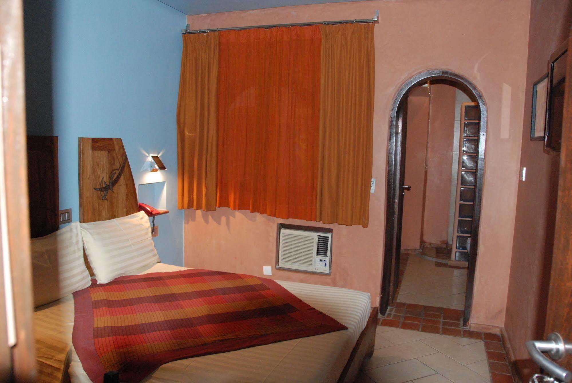 Hotel Le Djoloff Dakar Extérieur photo